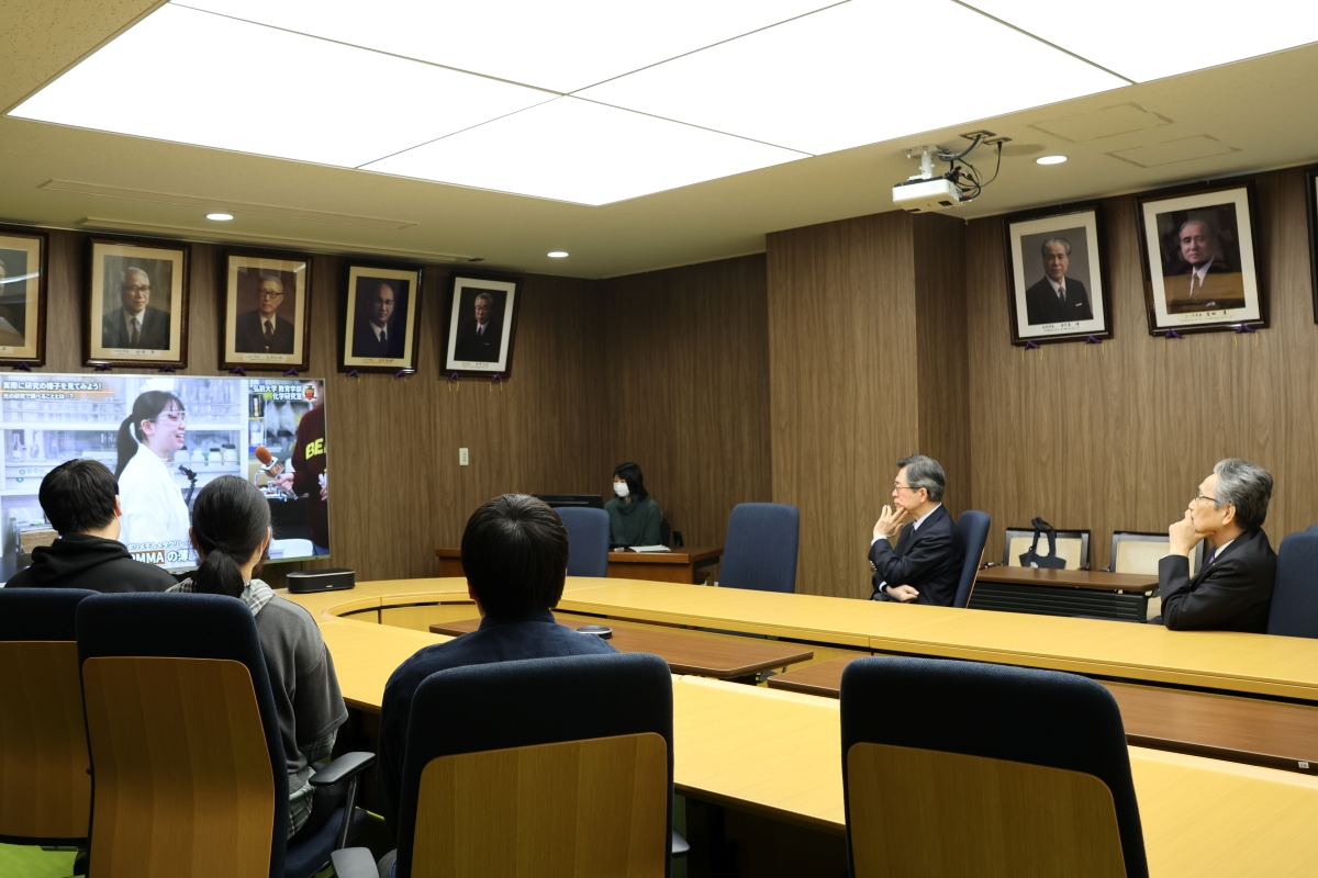 完成披露試写会の様子