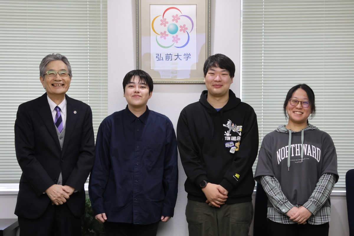 学長と一緒に記念撮影