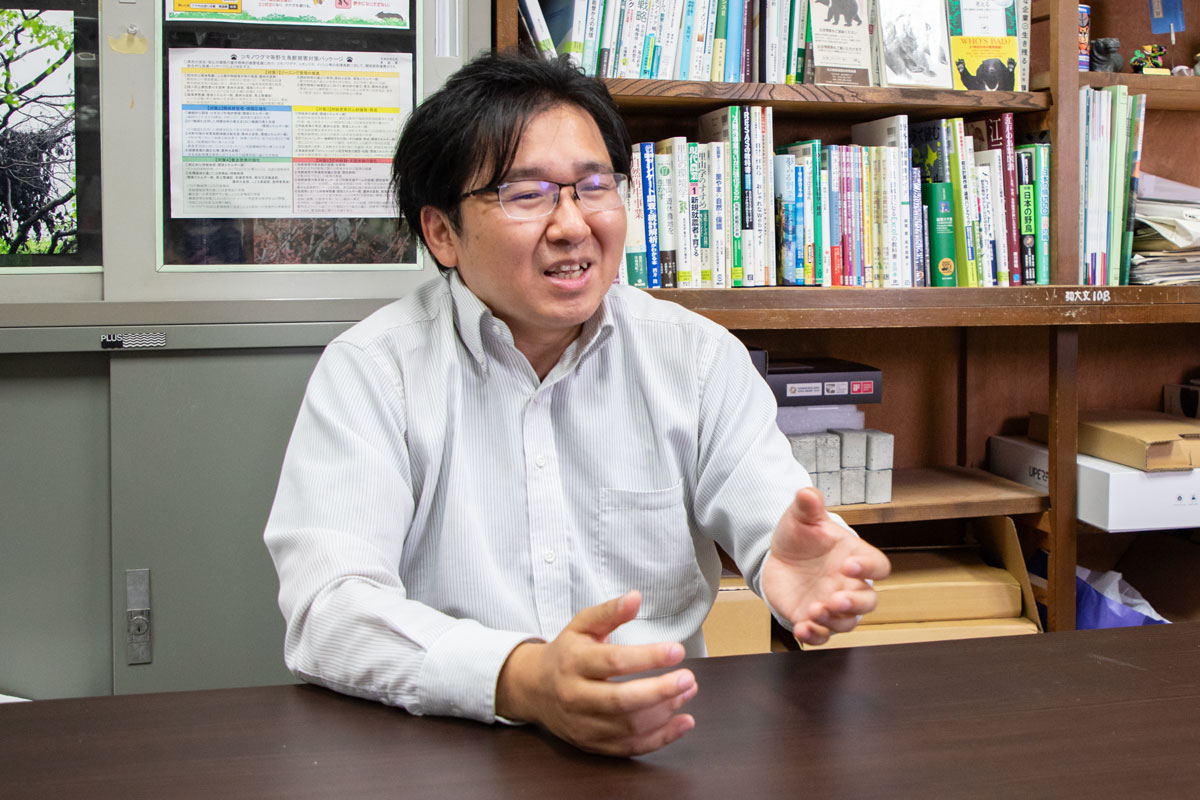 岸岡先生インタビューの様子